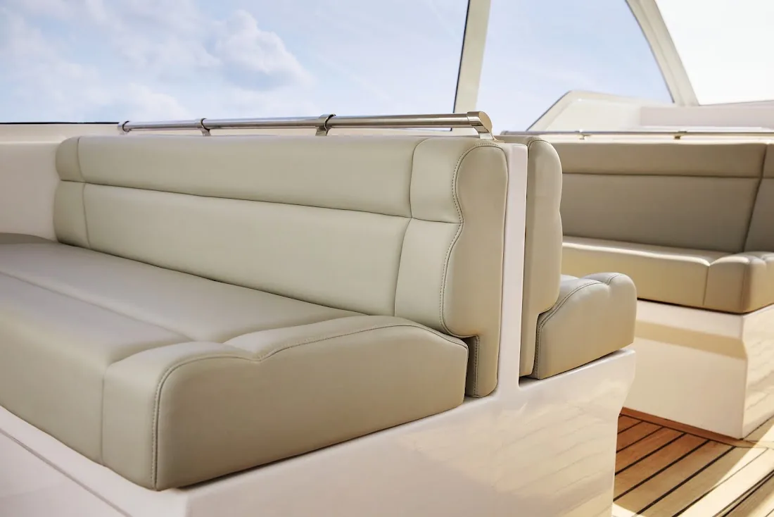 Profile view of the Eldorado 40 showing its full length